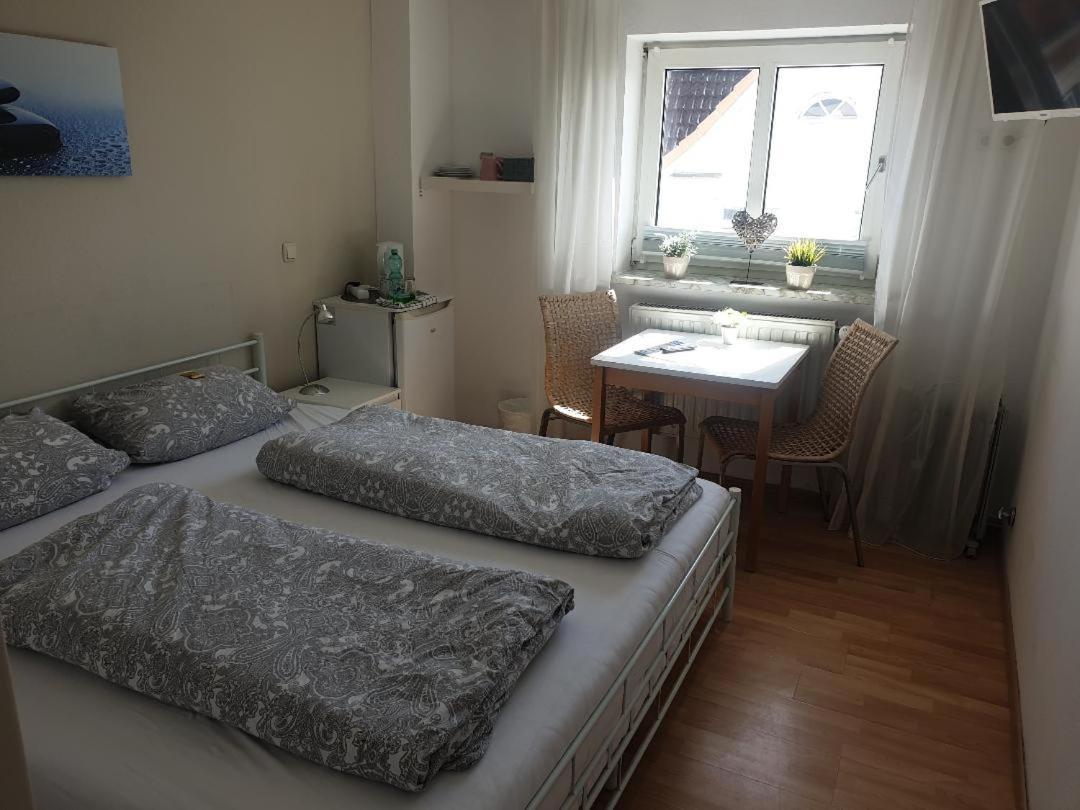 Rooming24, Kleine Pension Lübeck Buitenkant foto