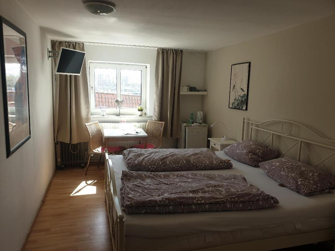 Rooming24, Kleine Pension Lübeck Buitenkant foto
