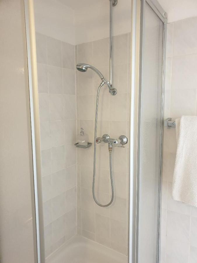 Rooming24, Kleine Pension Lübeck Buitenkant foto