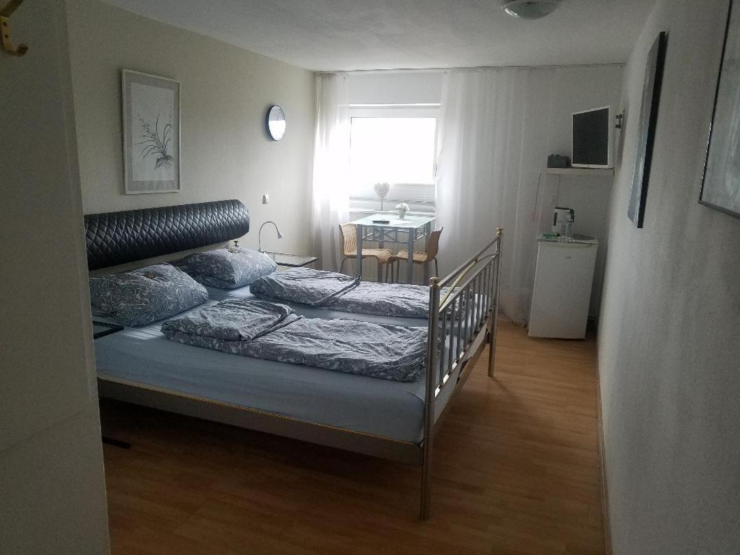 Rooming24, Kleine Pension Lübeck Buitenkant foto