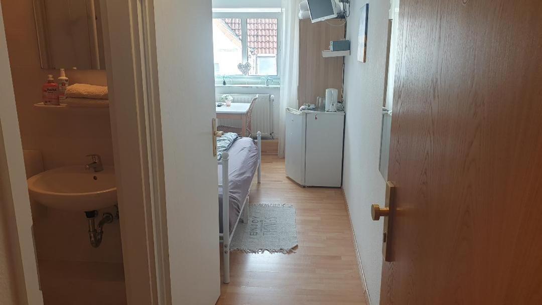 Rooming24, Kleine Pension Lübeck Buitenkant foto