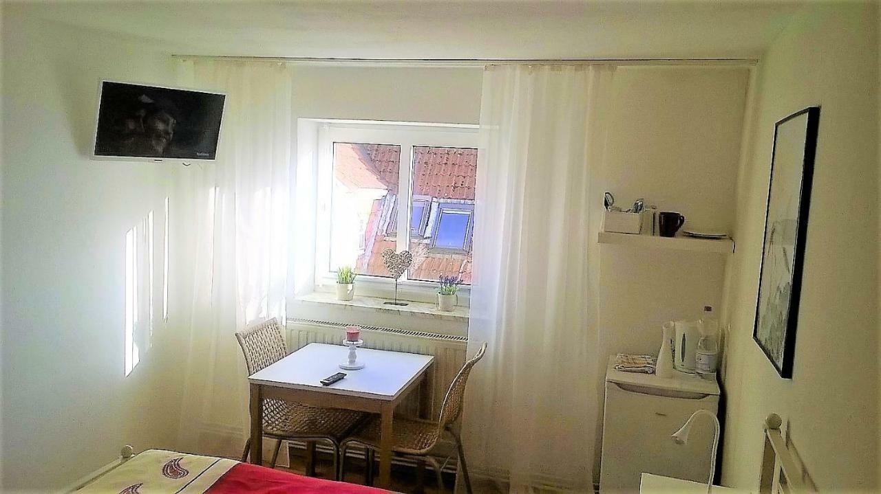 Rooming24, Kleine Pension Lübeck Buitenkant foto