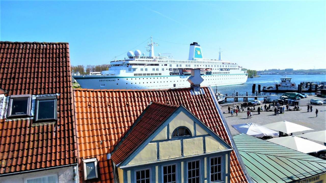 Rooming24, Kleine Pension Lübeck Buitenkant foto