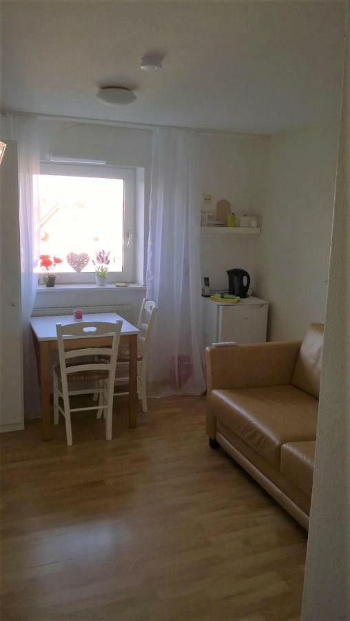 Rooming24, Kleine Pension Lübeck Buitenkant foto