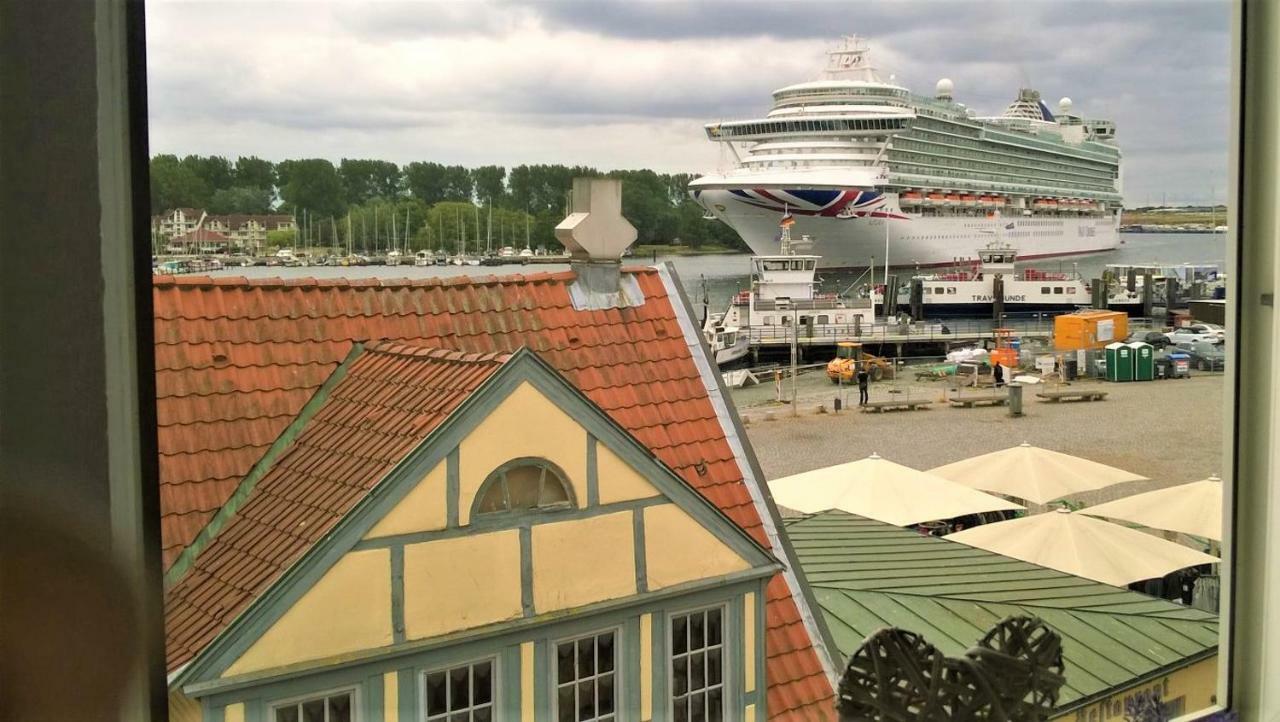 Rooming24, Kleine Pension Lübeck Buitenkant foto